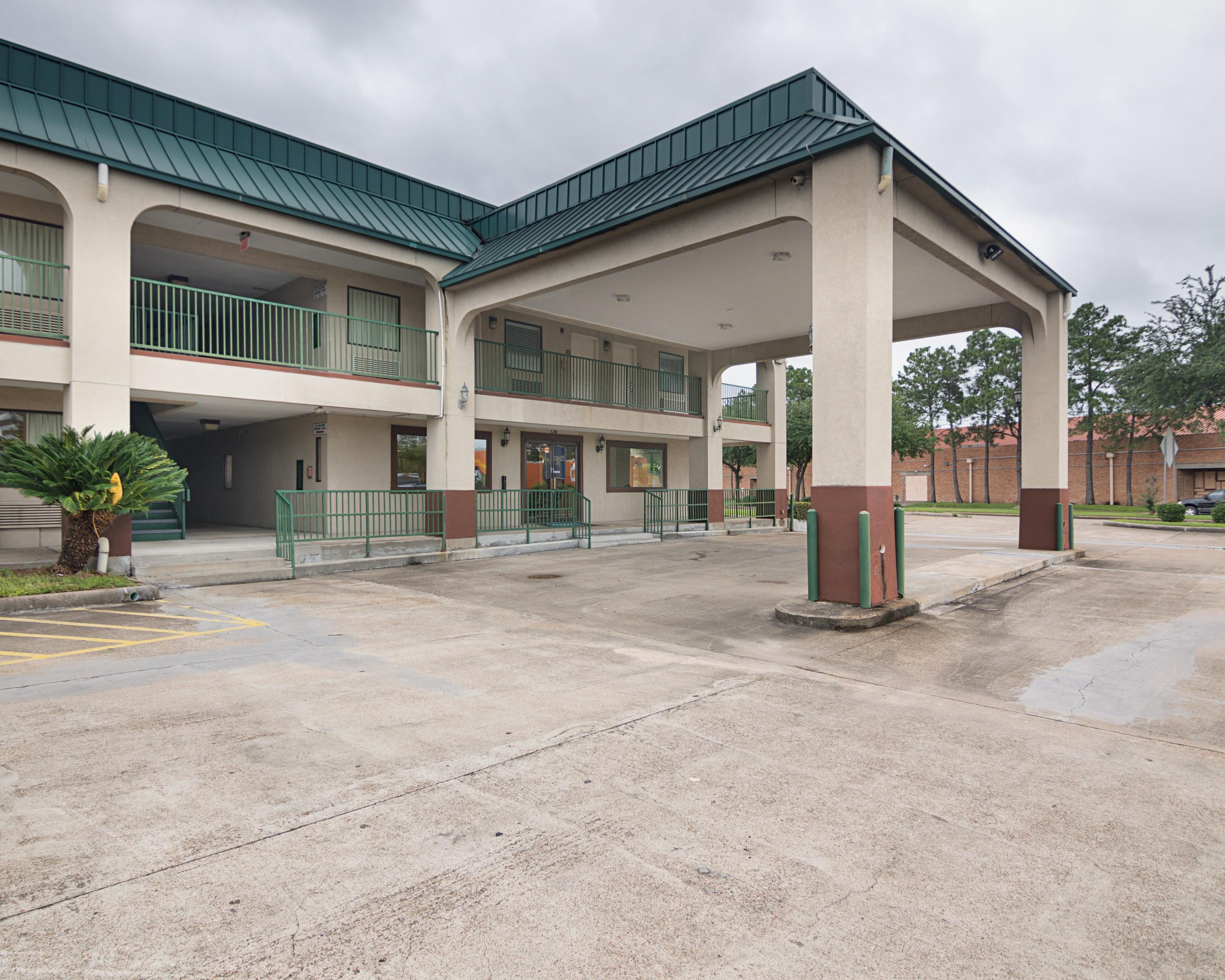 Hotel Rodeway & Hwy 290 Nw